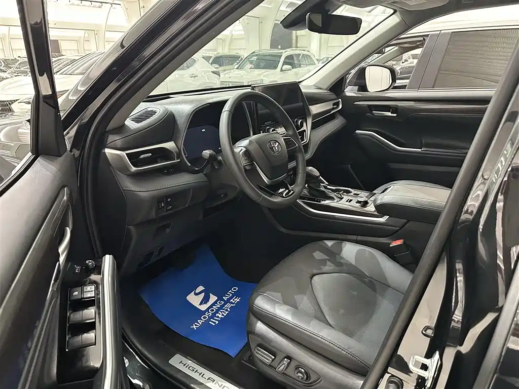 Toyota Highlander 2025 — фото 12