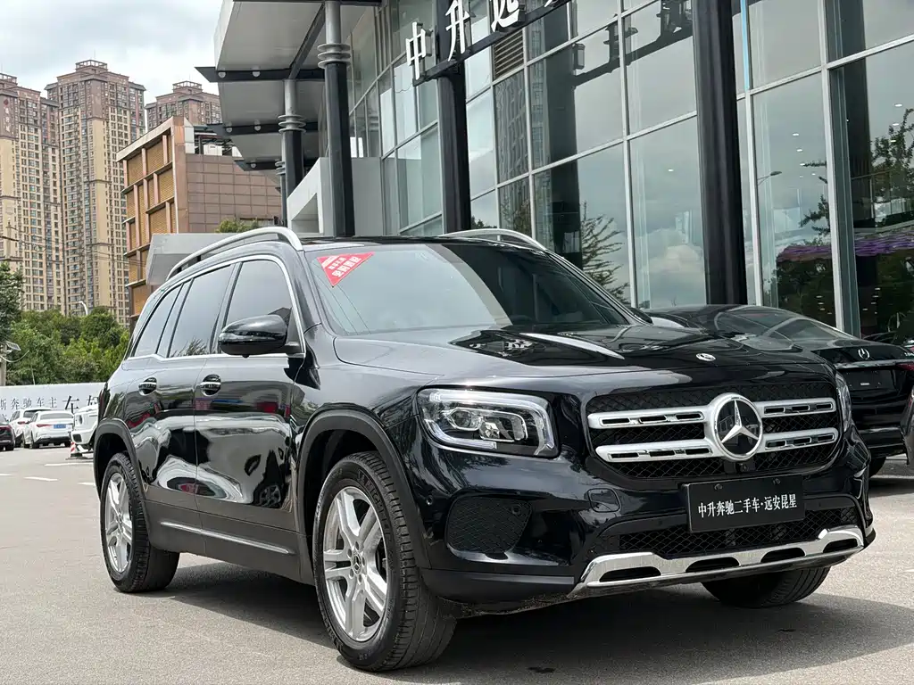 Mercedes-Benz GLB 2023