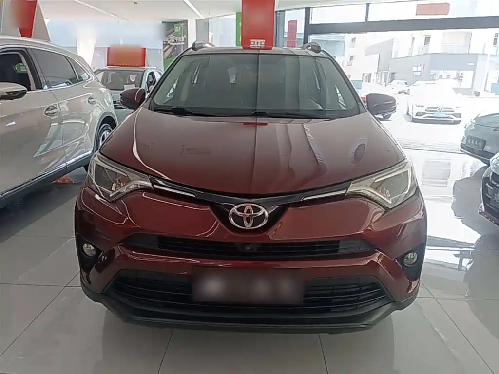 Toyota RAV4 2017 — фото 3