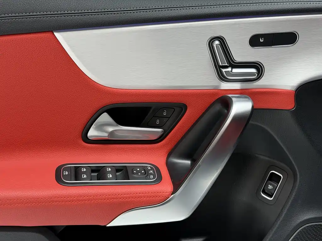 Mercedes-Benz A-Class AMG 2024 — фото 14