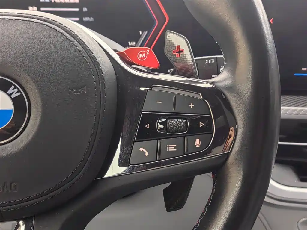 BMW XM 2023 — фото 16