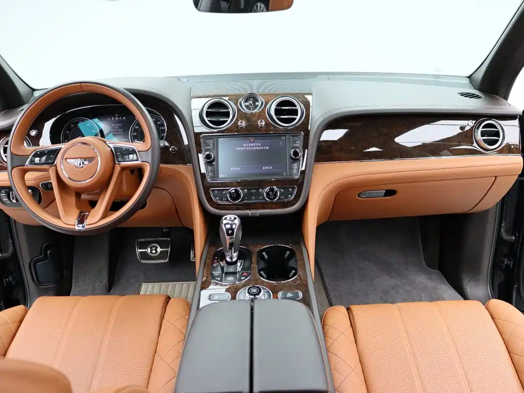 Bentley Bentayga 2019 — фото 15