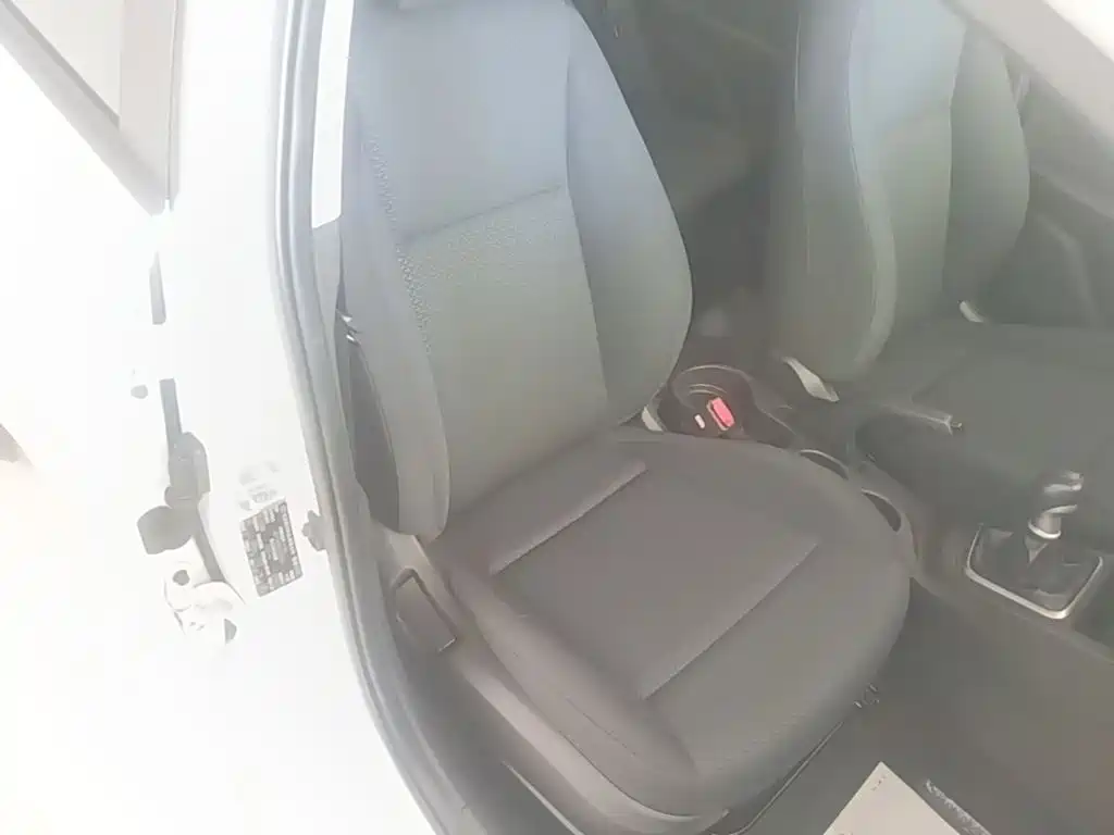 Hyundai Verna 2017 — фото 25