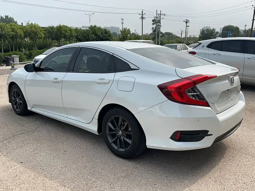 Honda Civic 2020 — фото 17