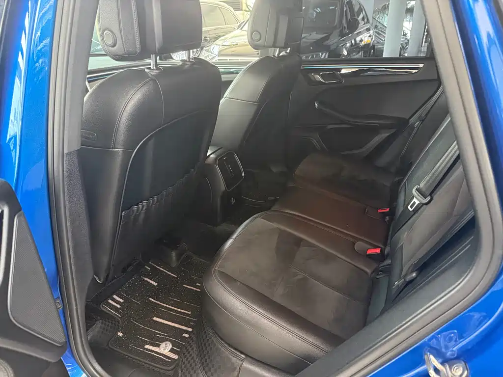 Porsche Macan 2019 — фото 10