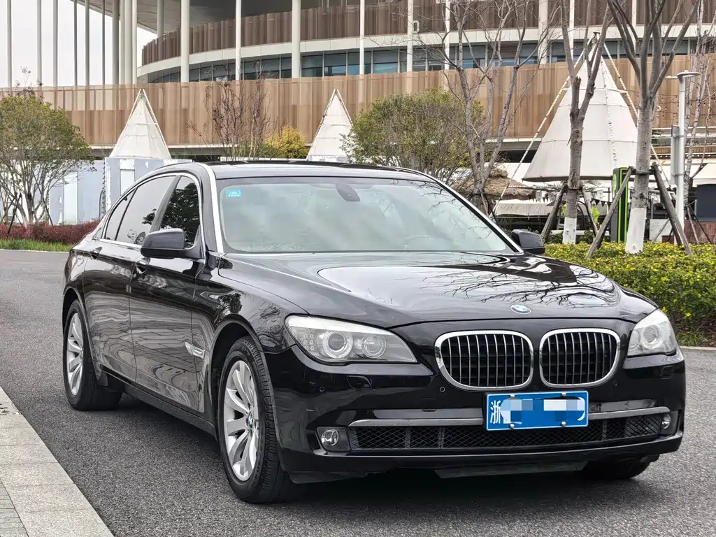 BMW 7 Series 2011 — фото 3