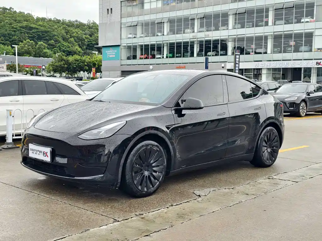 Tesla Model Y 2022 — фото 1
