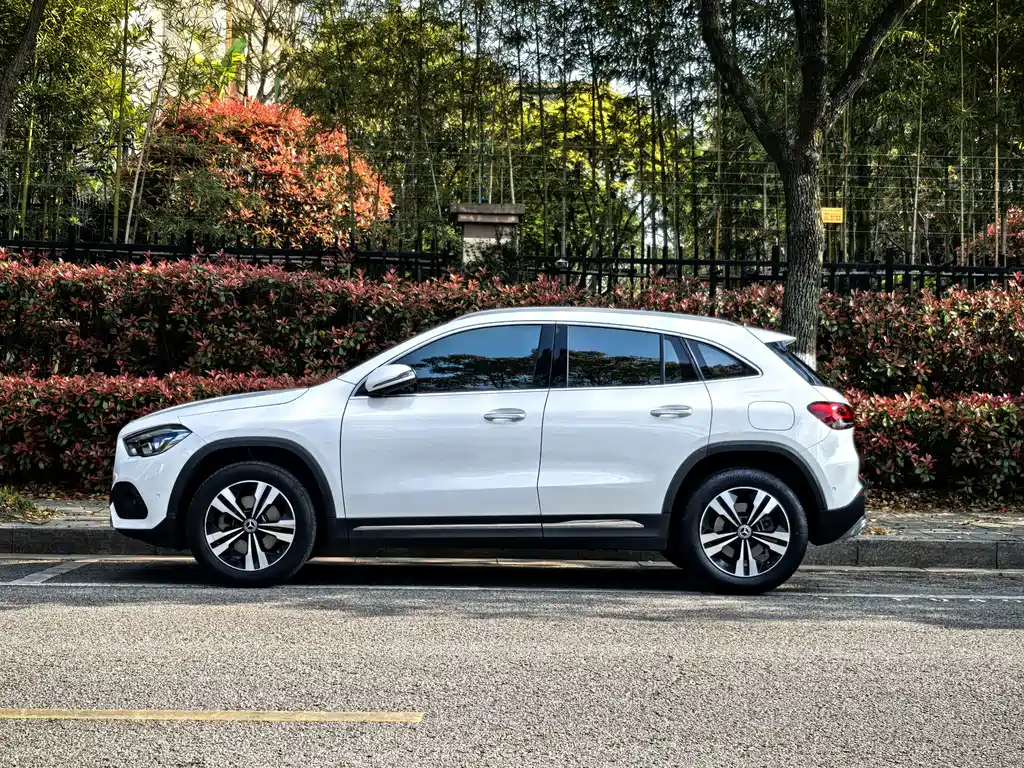 Mercedes-Benz GLA 2023 — фото 3