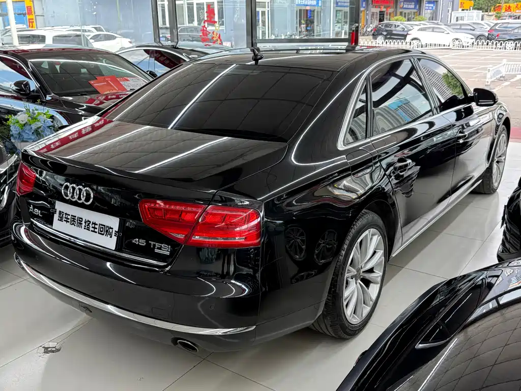 Audi A8 2013 — фото 18