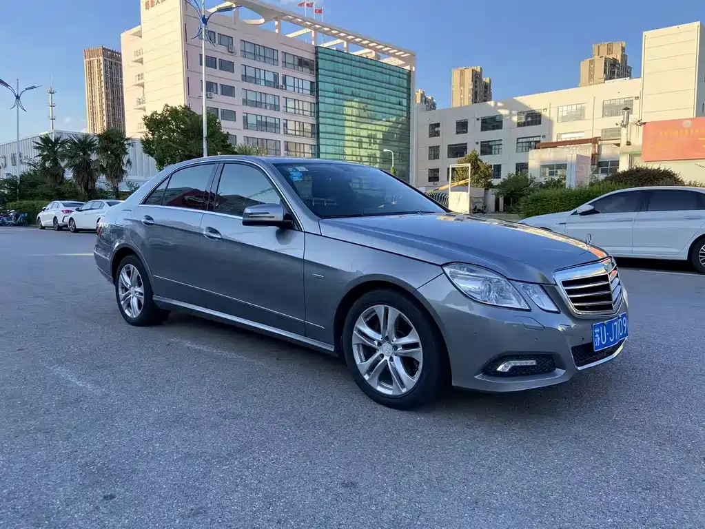 Mercedes-Benz E-Class 2010