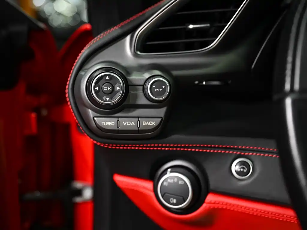 Ferrari 488 2018 — фото 16