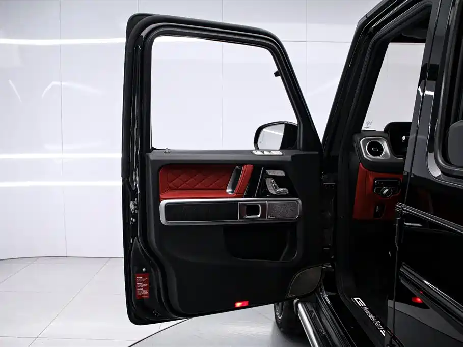 Mercedes-Benz G-Class 2023 — фото 11