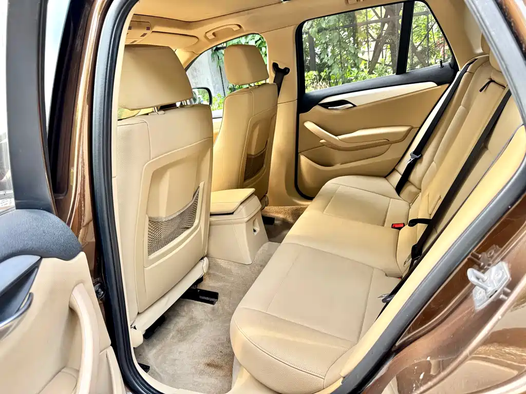 BMW X1 2012 — фото 13