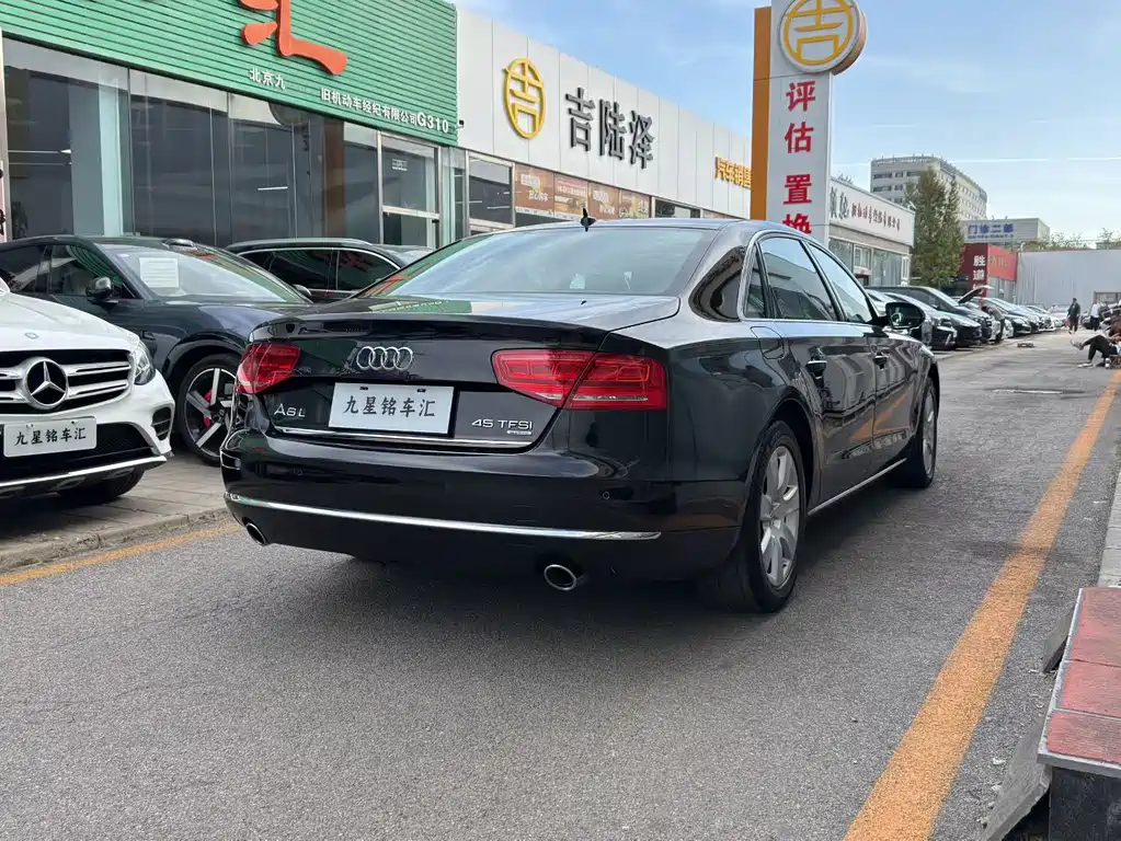 Audi A8 2012