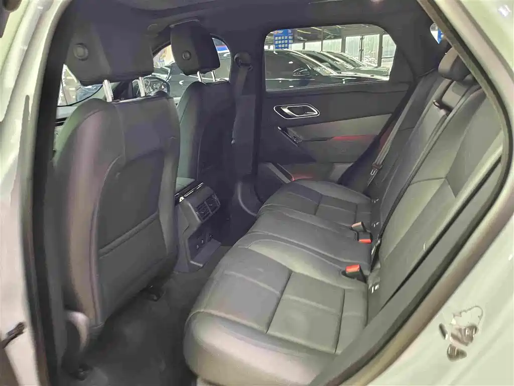 Land Rover Range Rover Velar 2023 — фото 11