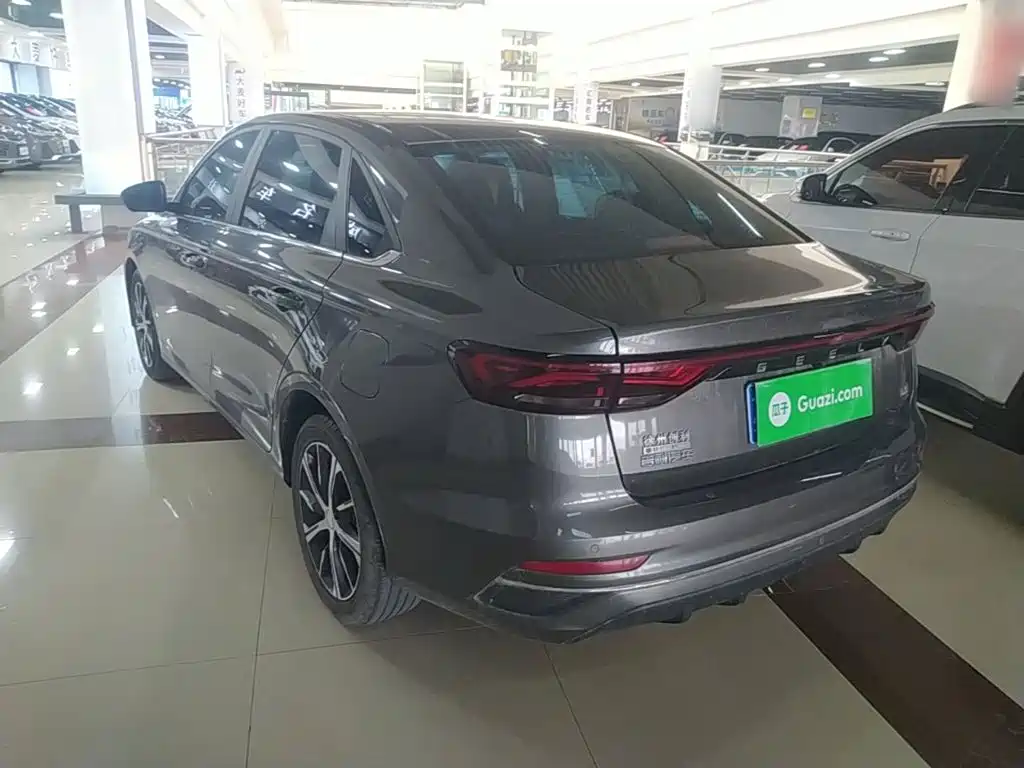 Geely Emgrand 2023