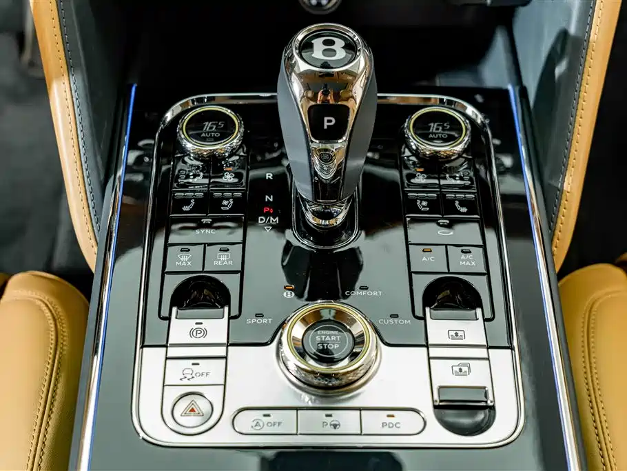 Bentley Flying Spur 2021 — фото 18