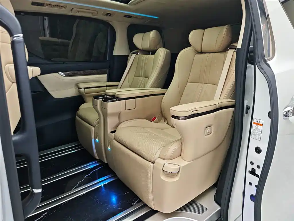 Toyota Alphard 2021 — фото 9