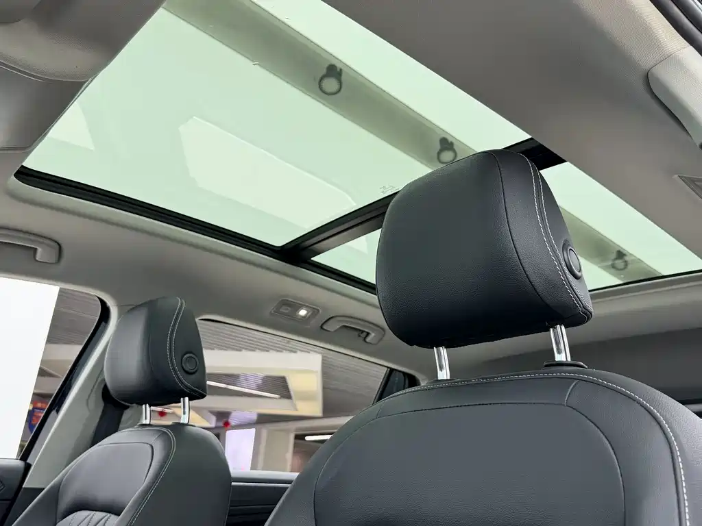 Volkswagen Tiguan L 2024 — фото 15