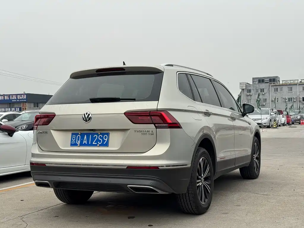 Volkswagen Tiguan L 2018 — фото 27