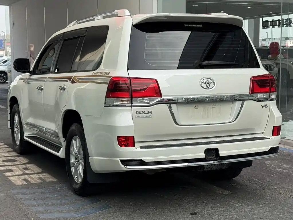 Toyota Land Cruiser 2018 — фото 6