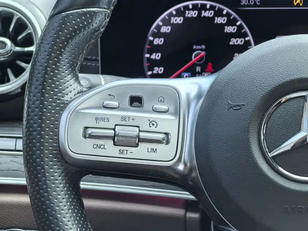 Mercedes-Benz E-Class 2020 — фото 14