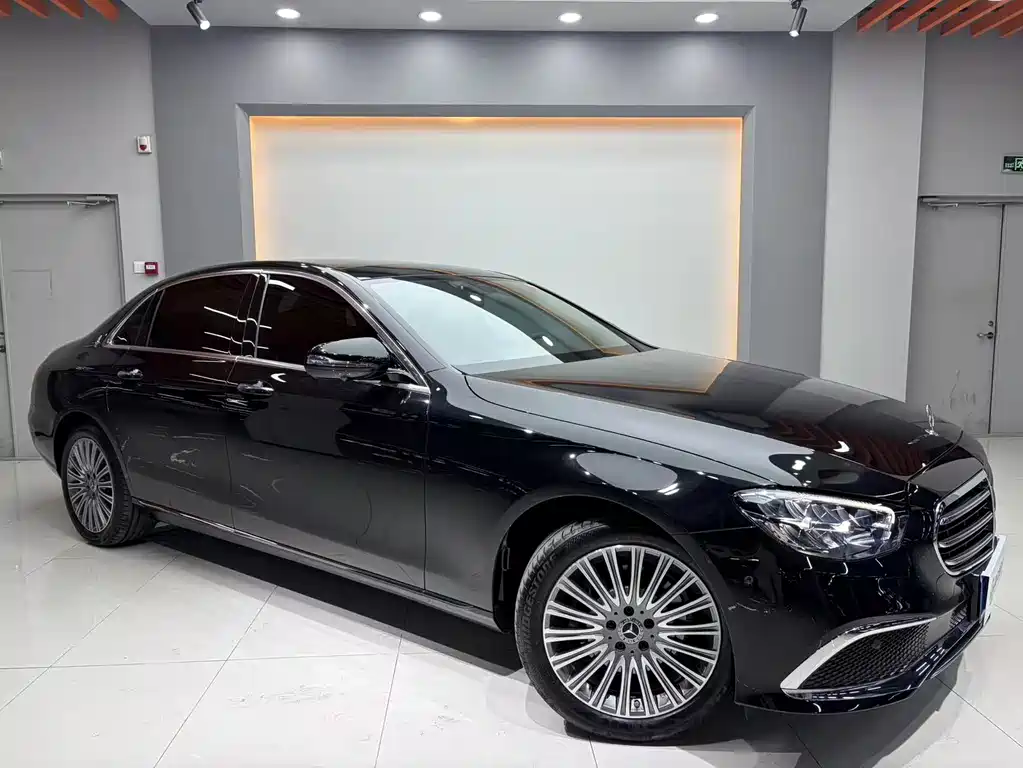 Mercedes-Benz E-Class 2022 — фото 3