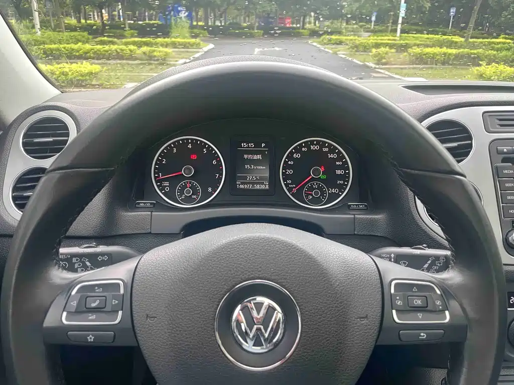 Volkswagen Tiguan 2015 — фото 13