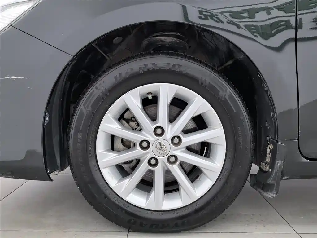 Toyota Camry 2017 — фото 17