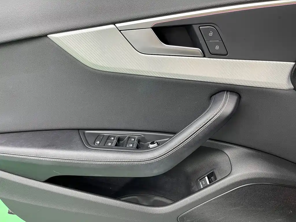 Audi A4L 2021 — фото 19