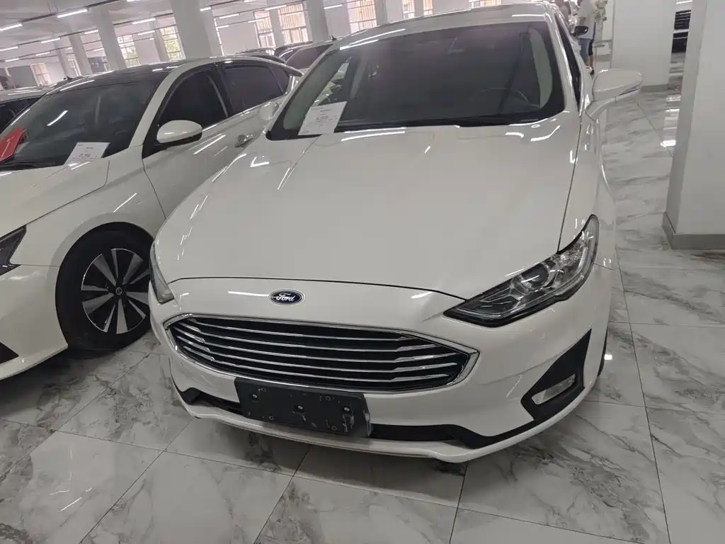Ford Mondeo 2020 — фото 3
