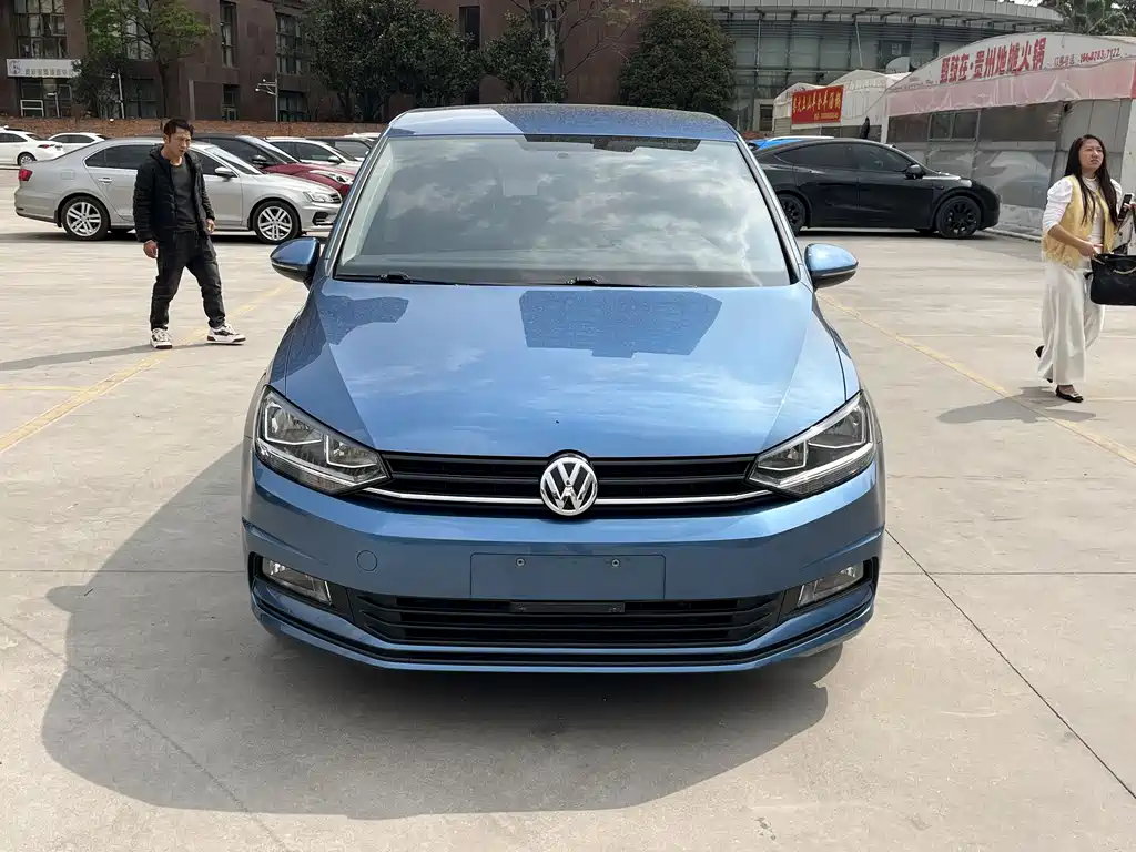 Volkswagen Touran 2019 — фото 2