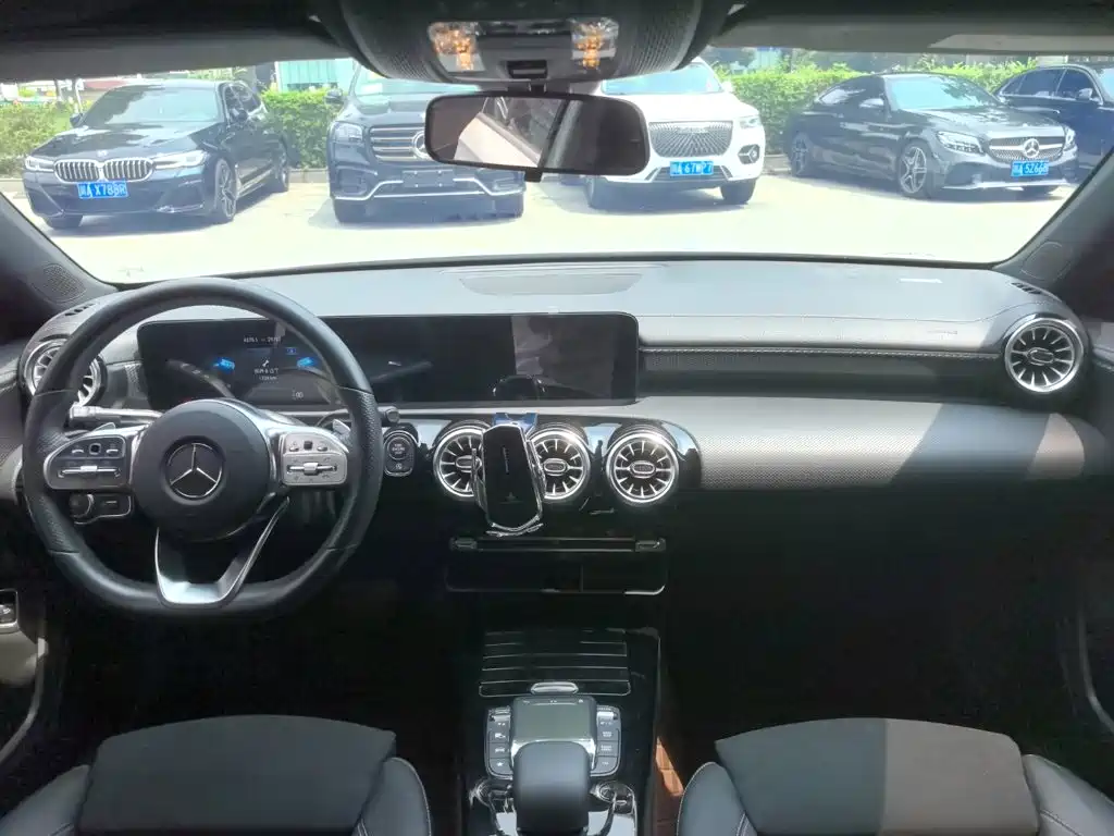 Mercedes-Benz A-Class 2023 — фото 9