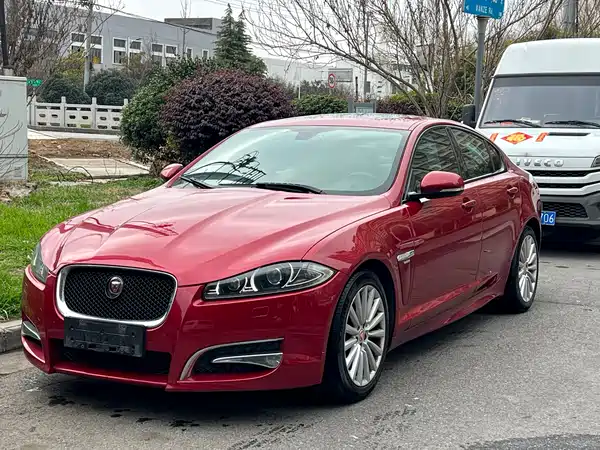 Jaguar XF 2015