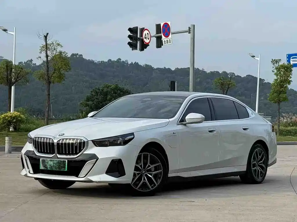 BMW i5 2025 — фото 1
