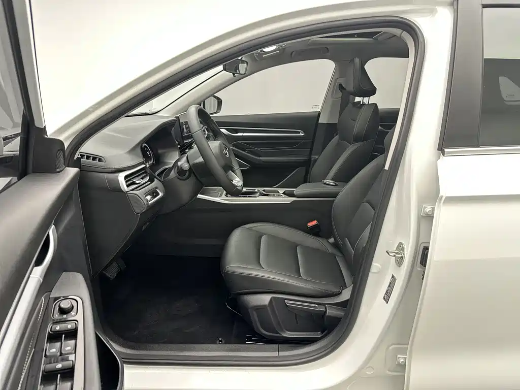 Geely Emgrand 2023 — фото 14