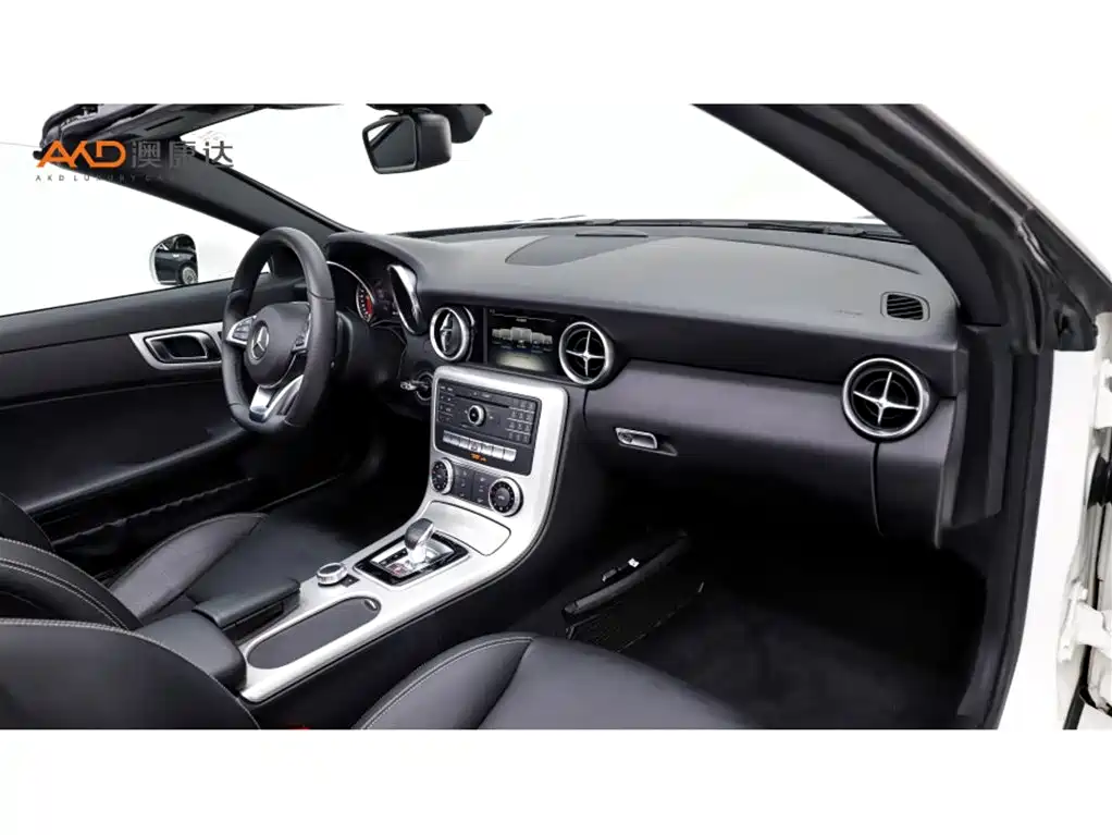 Mercedes-Benz SLC 2018 — фото 6