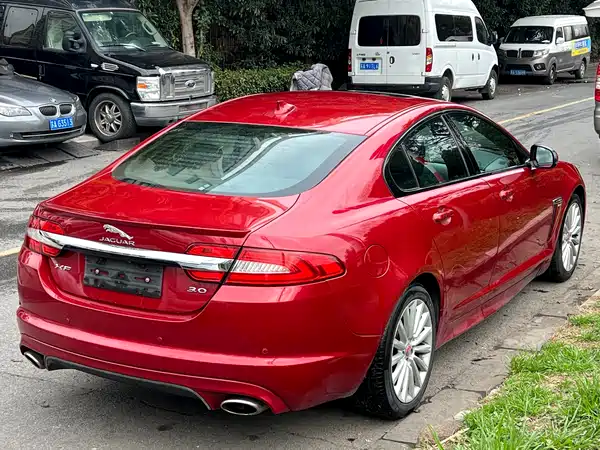 Jaguar XF 2015