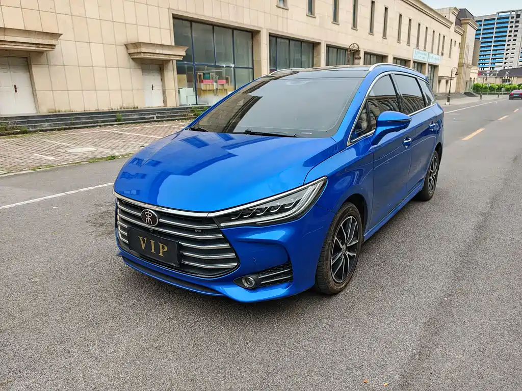 BYD MAX 2018