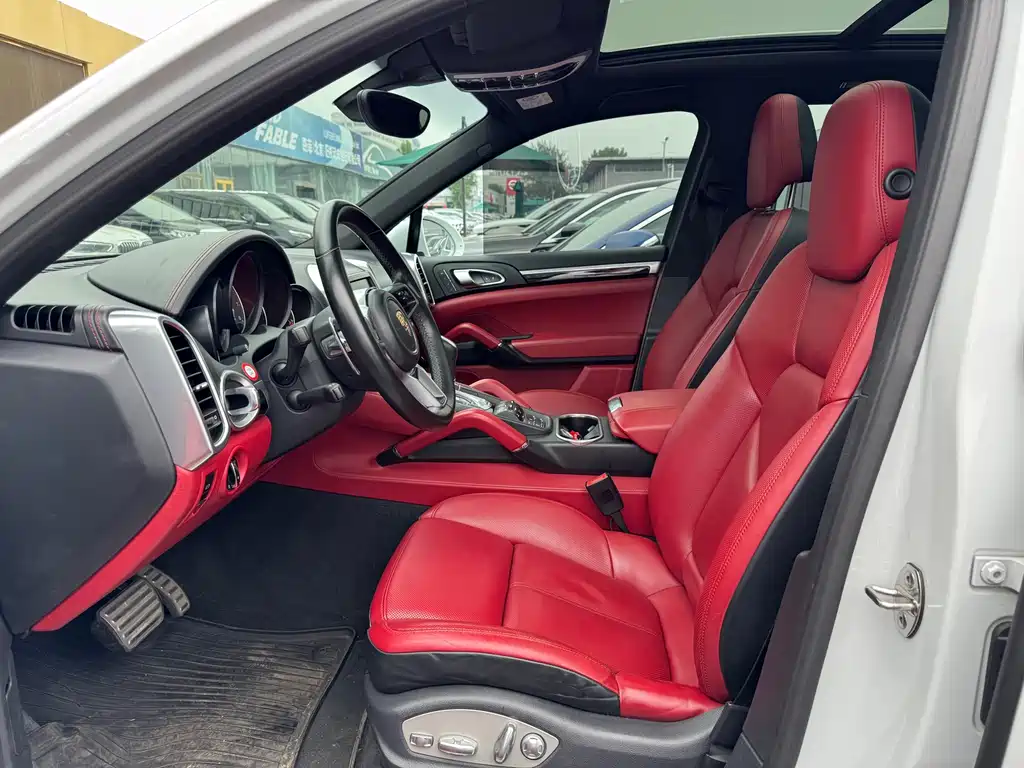 Porsche Cayenne 2015 — фото 11