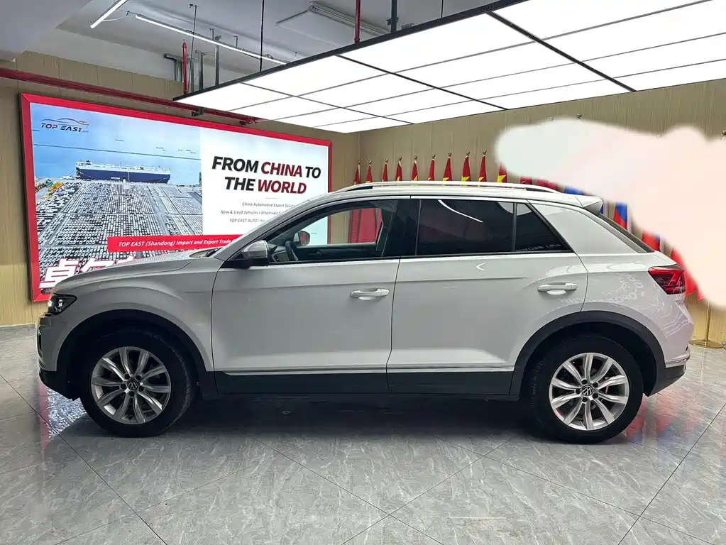 Volkswagen T-Roc 2023 — фото 8