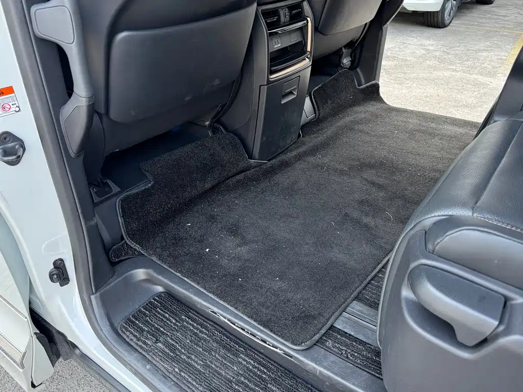 Toyota Alphard 2025 — фото 9