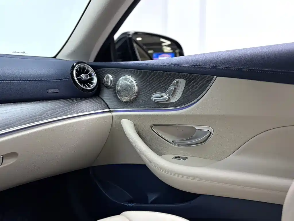 Mercedes-Benz E-Class 2023 — фото 9