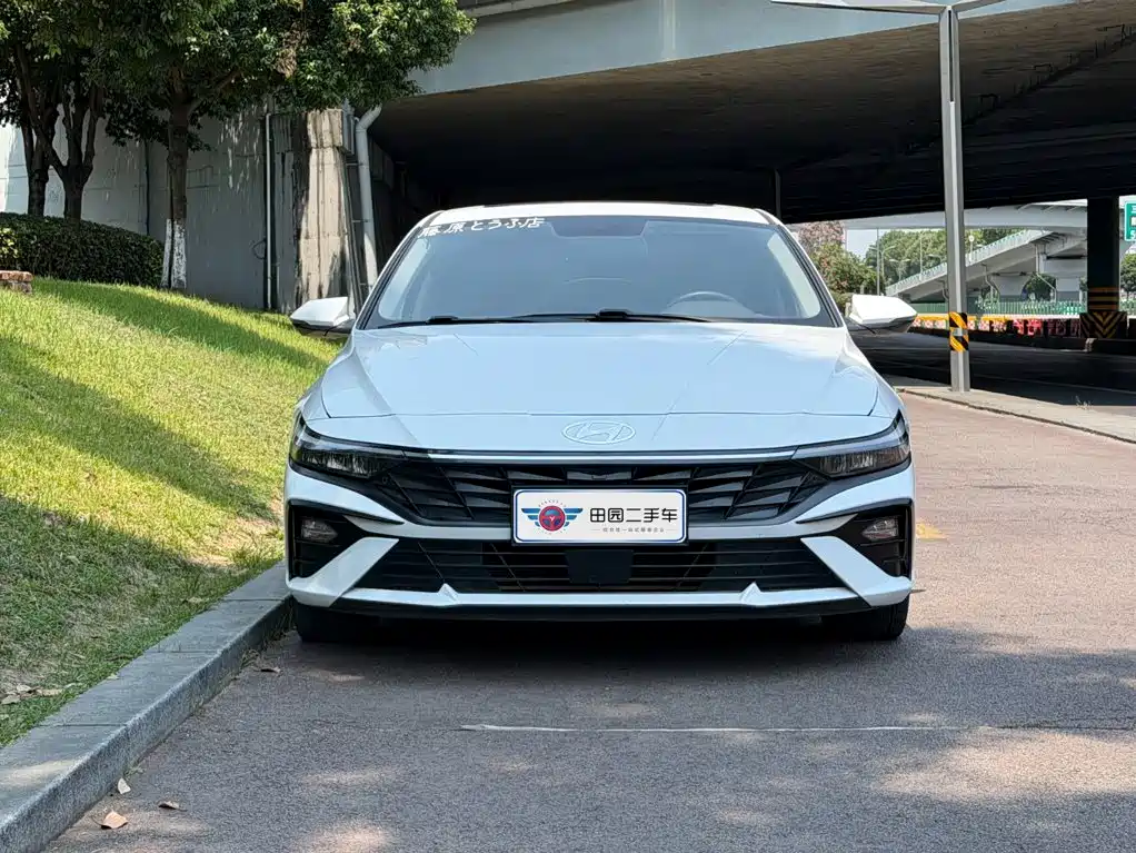 Hyundai Elantra 2023