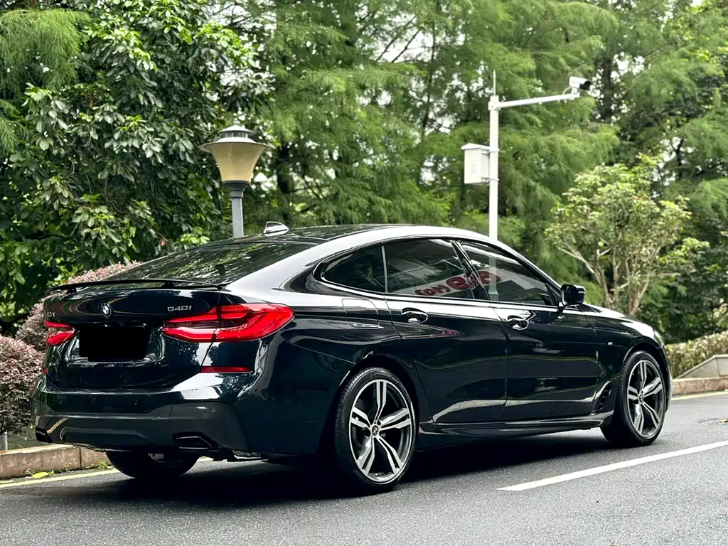 BMW 6 Series GT 2018 — фото 10