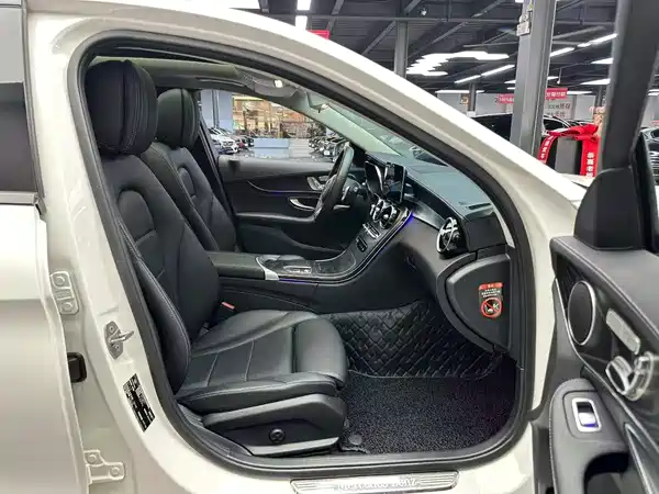 Mercedes-Benz C-Class 2020
