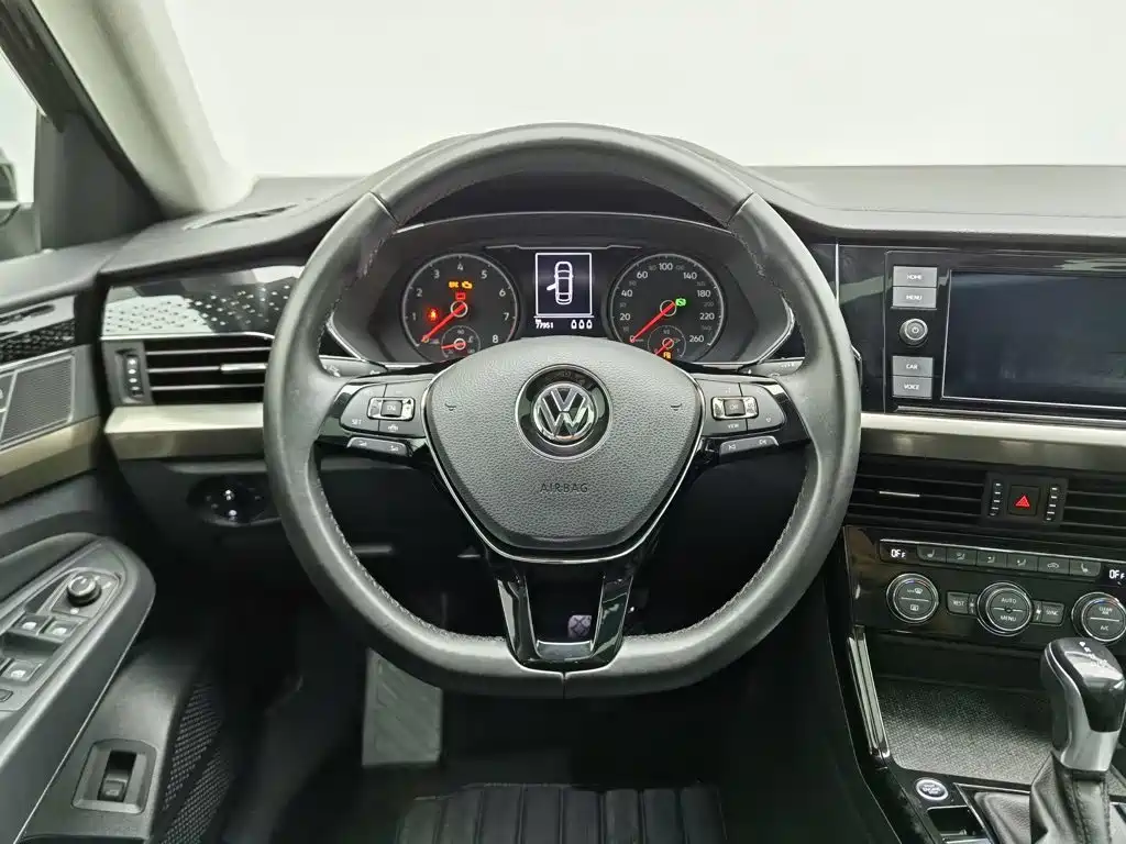 Volkswagen Passat 2019 — фото 11