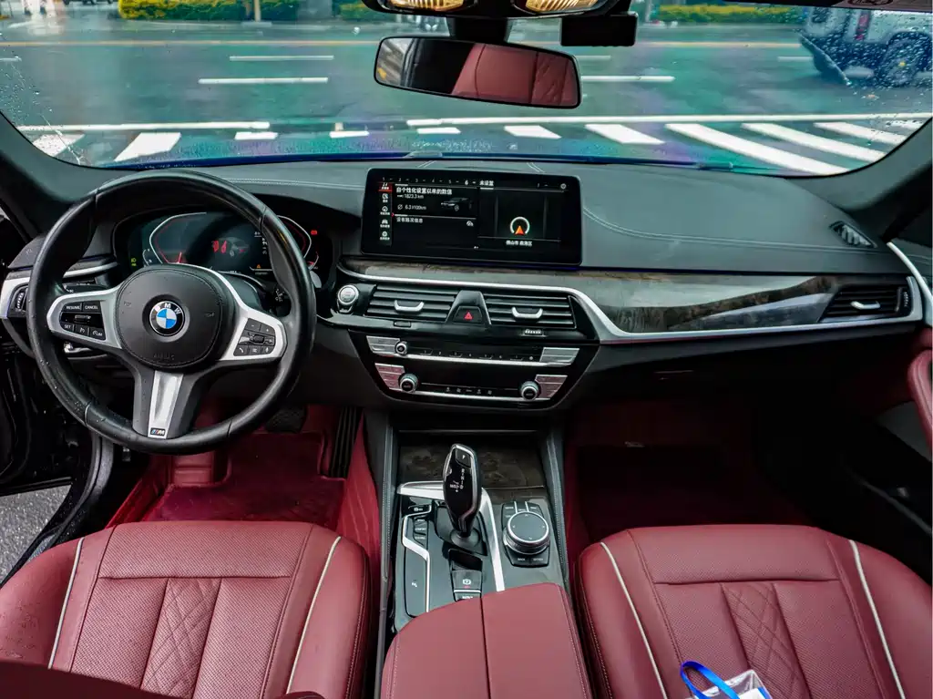 BMW 5 Series 2022 — фото 19