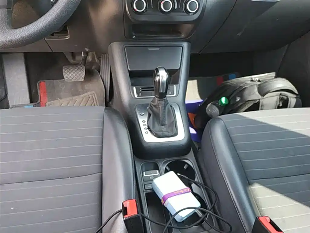 Volkswagen Tiguan 2015 — фото 14