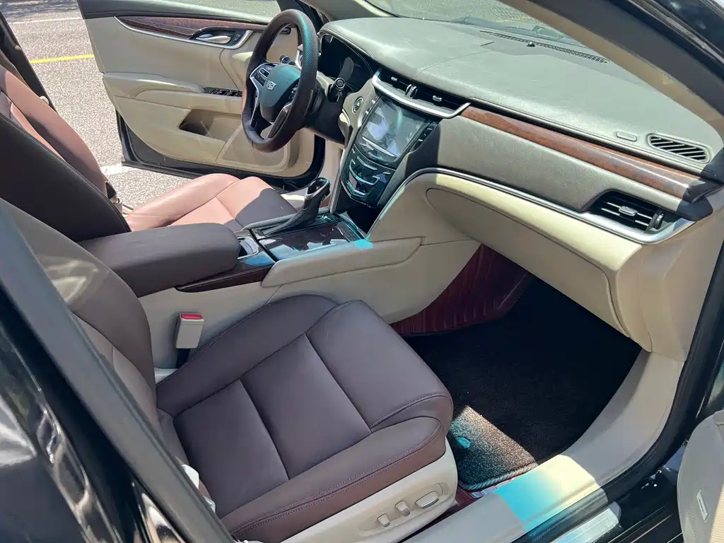 Cadillac XTS 2017 — фото 12